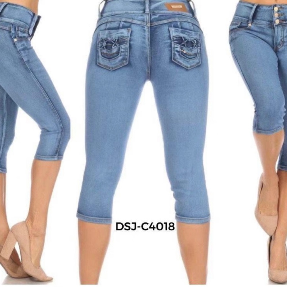 new Diva Star Colombian design stretch push up blue capri shorts